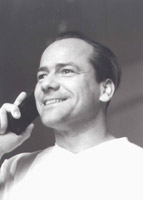 Ralf Ehrlich mit Telefon